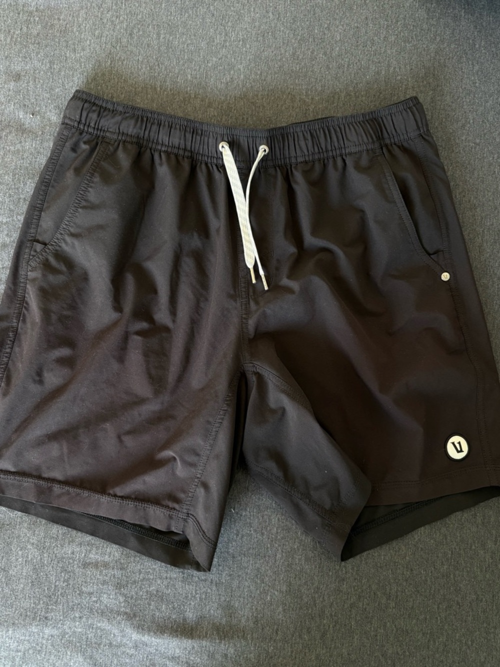 Men's Vuori Kore Shorts 7.5" Lined Minimalist Quiet Luxury Quick Dry